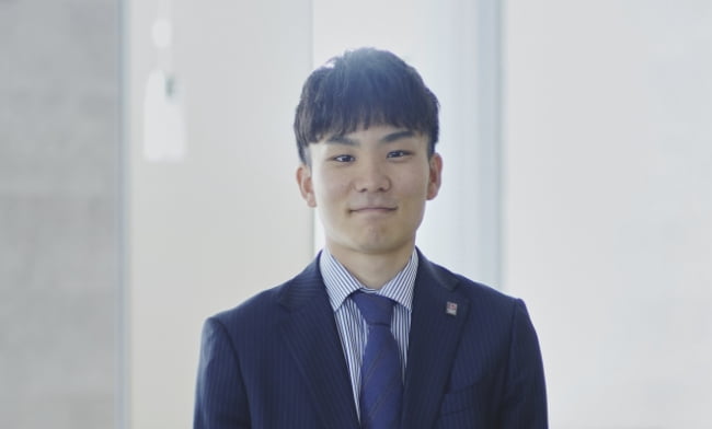 向き合うということは、相手を深く理解すること。人に喜ばれる人を目指し、今日も現場に足を運ぶ。